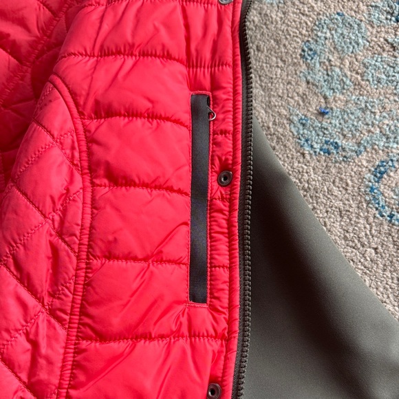 The North Face Dark Green Belted Jacket with Red Lining - Picture 5 of 5